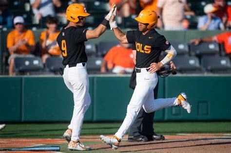 PHOTOS: Tennessee baseball wins NCAA Tournament game versus Charlotte