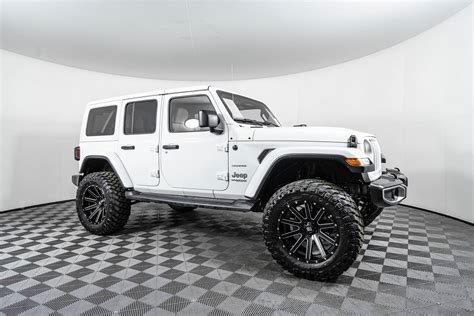 Lifted White Jeep Wrangler Rubicon