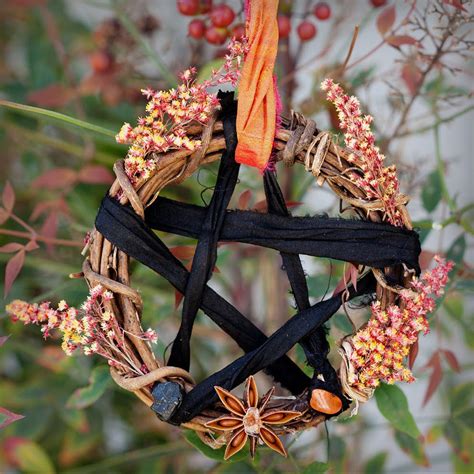 Pentacle Wreaths for unity and the quest for Divine Knowledge | Pentacle, Samhain decorations ...