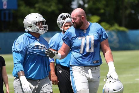 Detroit Lions 2022 training camp battle preview: How many offensive ...