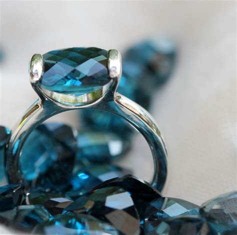 Batu Permata Blue Topaz - Info Perhiasan Emas Dan Berlian