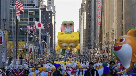 New York Celebrates Thanksgiving with Colorful Parade - IHA News