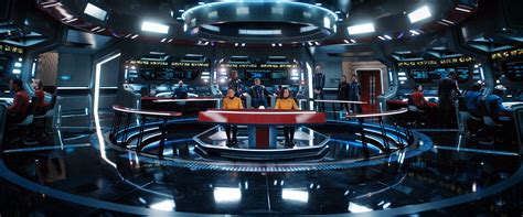 How Star Trek: Discovery Redesigned the USS Enterprise Bridge - Star ...