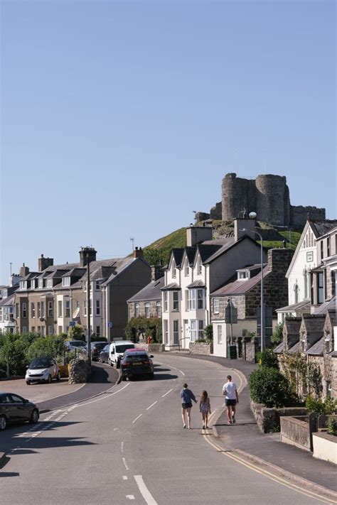 A Guide to Criccieth, North Wales - Man Vs Globe