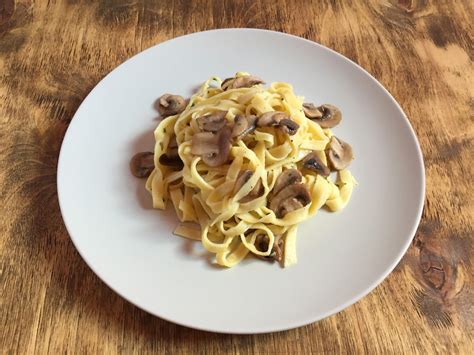 Inglourious Bananas: Tagliatelle with Mushrooms // Tagliatelle ai funghi