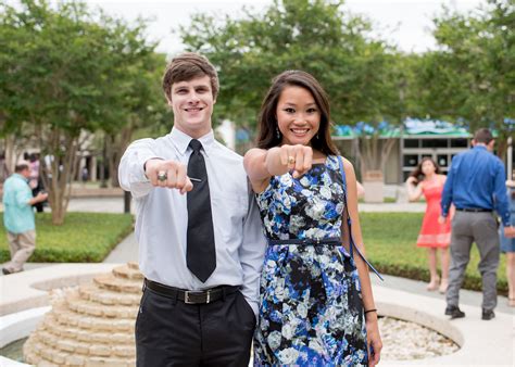 Record Number of Students Receive Class Rings at Spring 2016 Islander ...