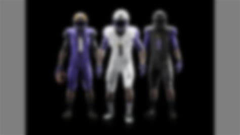 Washington Huskies unveil new uniforms