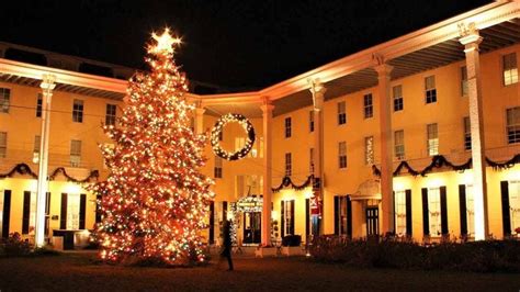 At night, Cape May illustrates why it's among 25 'most festive towns ...