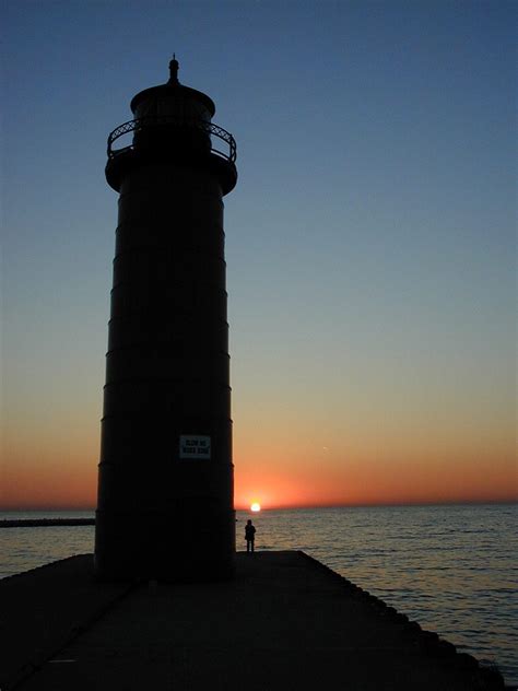 Kenosha, Wisconsin lighthouse at sunrise