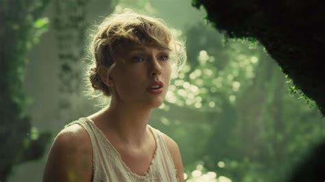 Taylor Swift's 'Folklore' tops Rolling Stone’s 50 Best Albums of 2020 | Editorji