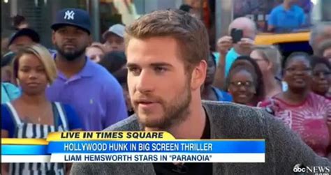 Interview Liam Hemsworth Hunger Games Jennifer Lawrence - Videos - Metatube