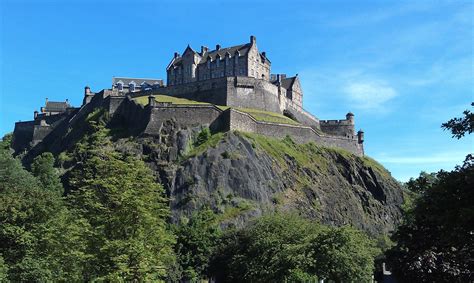 Edinburgh Castle (Illustration) - World History Encyclopedia