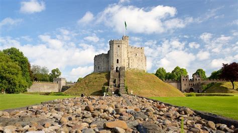 Cardiff Castle in Cardiff City Centre - Tours and Activities | Expedia.ca