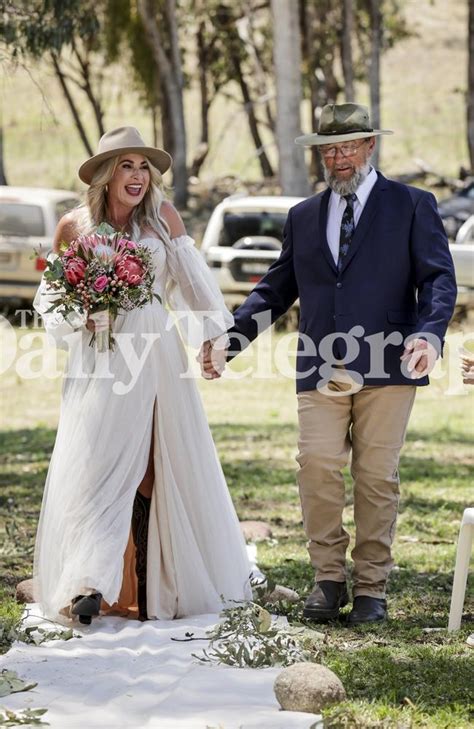 Barnaby Joyce marries Vikki Campion in New England | The Courier Mail