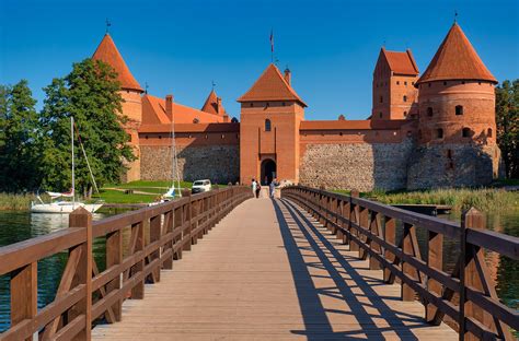 Trakai Island Castle, Lithuania (with Map & Photos)