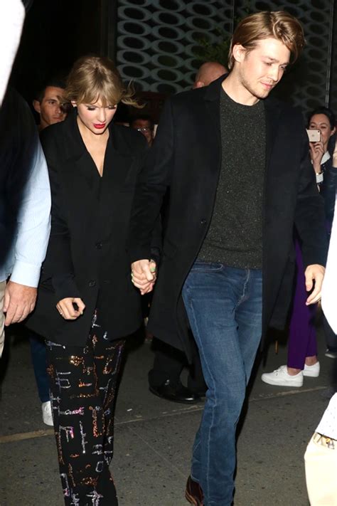 Why Taylor Swift & Joe Alwyn Split: Report – Hollywood Life