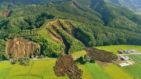 Japan quake toll up to 18 as rescuers dig through landslides ...