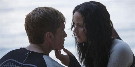 These 5 Minutes Of Catching Fire Proved Katniss And Peeta Would End Up Together