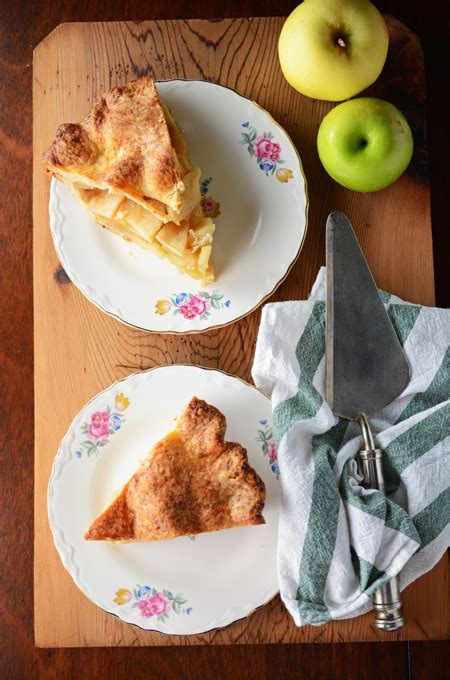 Apple Pie with Cheddar Cheese Crust | The Cake Chica