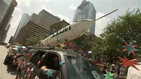 2023 Houston Art Car Parade draws thousands to downtown Houston - ABC13 ...