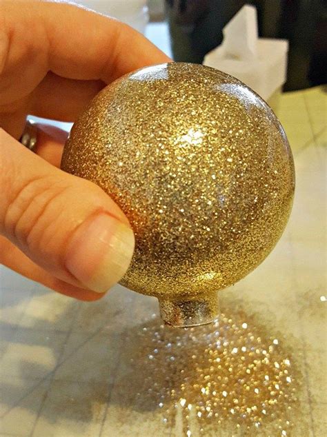 Easy DIY Glitter Ornaments Including A Grinch Ornament! | Glitter ...