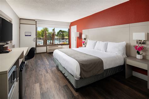 Orlando Guest Rooms and Suites at The Avanti Palms Resort | Corporate ...