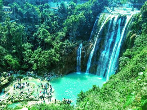 9 Air Terjun Terindah yang Bisa Bikin Hatimu Tenang Tinggal di Indonesia