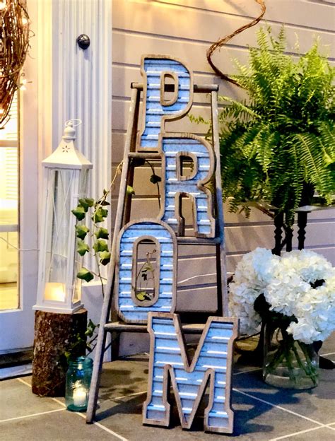 Prom decor/rustic | Prom decor, Prom theme decorations, Country prom