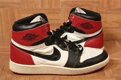 1985 Air Jordan 1 High "Black Toe" - EU Kicks: Sneaker Magazine | Air jordans, Sneaker magazine ...