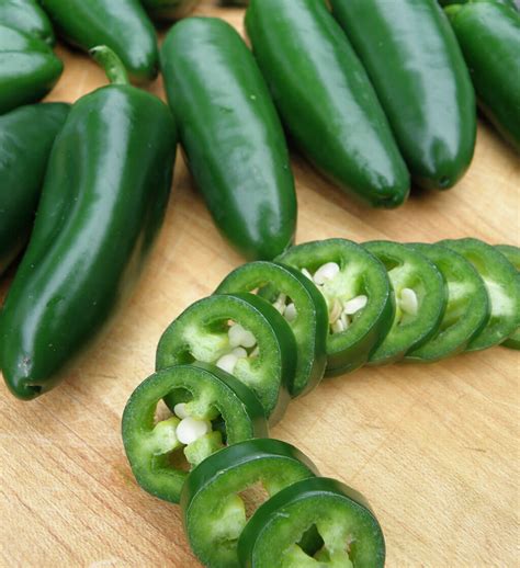 Mammoth Jalapeno Hot Pepper: Medium Heat, Good Stuffer