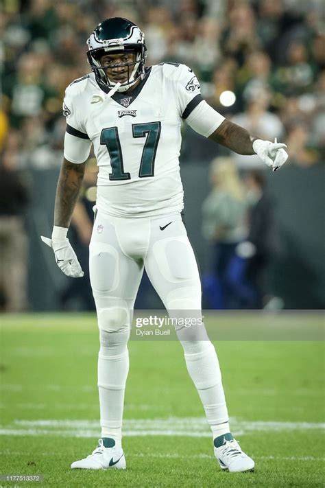 Alshon Jeffery of the Philadelphia Eagles lines up for a play in the... | Eagles football team ...