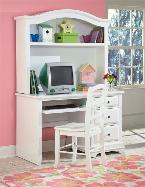 Bayfront White Student Desk With hutch from New Classics (1415-091-092) | Coleman Furniture