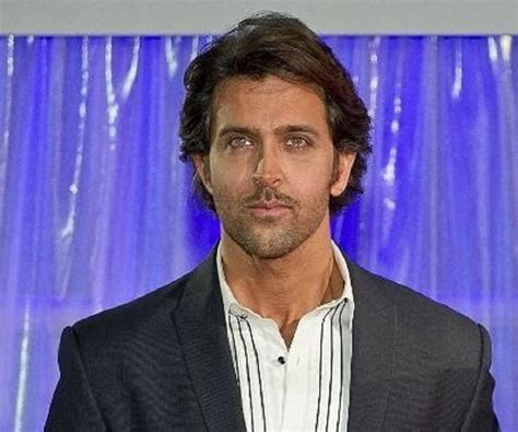 Hrithik Roshan Biography - Facts, Childhood, Family Life & Achievements ...