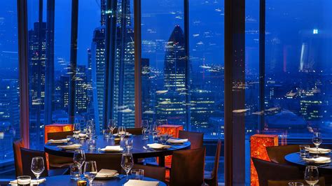 What is Oblix at The Shard? How To Decide Between East and West