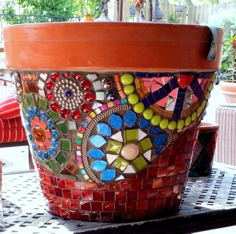 Pin by Courtney Waldman on Just Mosaic Planters | Mosaic flower pots, Mosaic crafts, Mosaic flowers