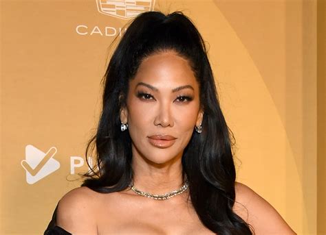 Kimora Lee Simmons Goes Barefoot on Boat Ride in Black Swimsuit ...