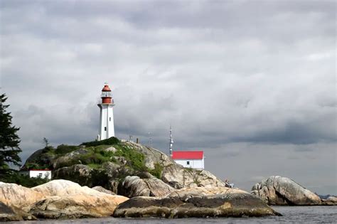 Lighthouse Park Hike in West Vancouver | Outdoor Vancouver