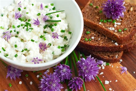 Chive Blossoms Recipes and Uses | Fine Dining Lovers