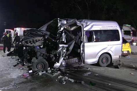 Van crash kills 3 vocational students in Lampang Bangkok Post Learning - Learn English from News