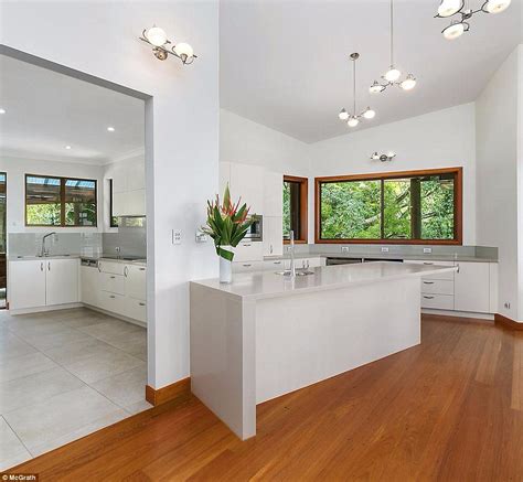 Van Breda family home for sale in Queensland | Daily Mail Online