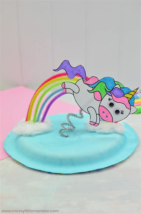 Flying Unicorn Paper Plate Craft - unicorn template included! - Messy Little Monster