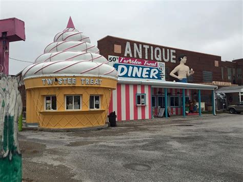 You Must Visit These 9 Bizarre Route 66 Attractions In Illinois