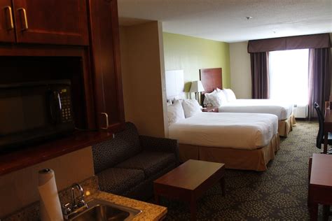 Holiday Inn Express & Suites Starkville, an IHG Hotel Starkville ...