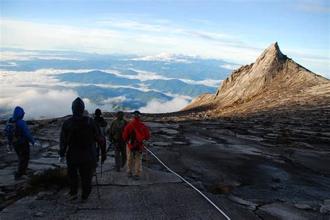 3-Day Mt Kinabalu Hiking Adventure from Kota Kinabalu 2024