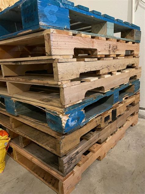 40 X 48 wooden pallets FOR SALE - $5 - Repalletize