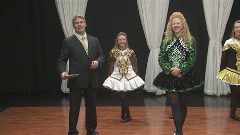 Traditional Irish dance performed - YouTube