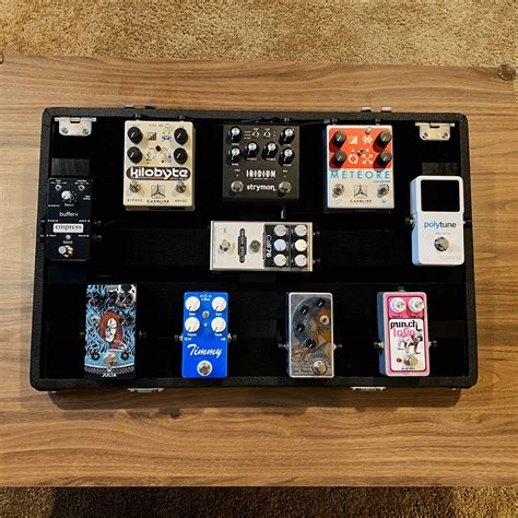 Just got a new pedal, so new layout. So much room for activities (extra pedals). : r/guitarpedals