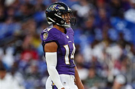 Kyle Hamilton | Kyle Hamilton Being Mentored by Ravens Veteran