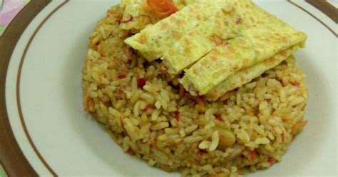 Resep Nasi goreng telur dadar serba wortel no MSG (pedas) oleh Intan ...