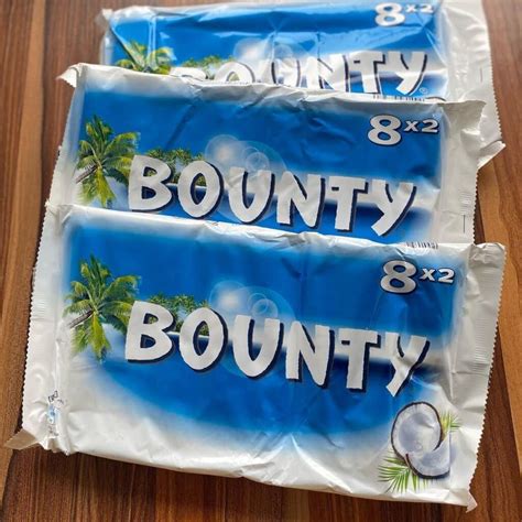 Bounty Chocolate Bar (History, Flavors & Marketing) - Snack History